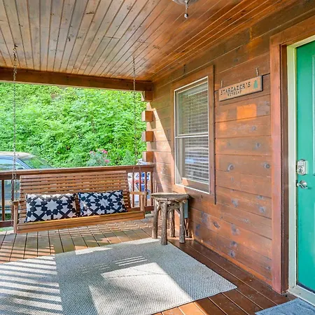 Pet-Friendly Bryson City Cabin With Fire Pit And Deck! Exterior photo