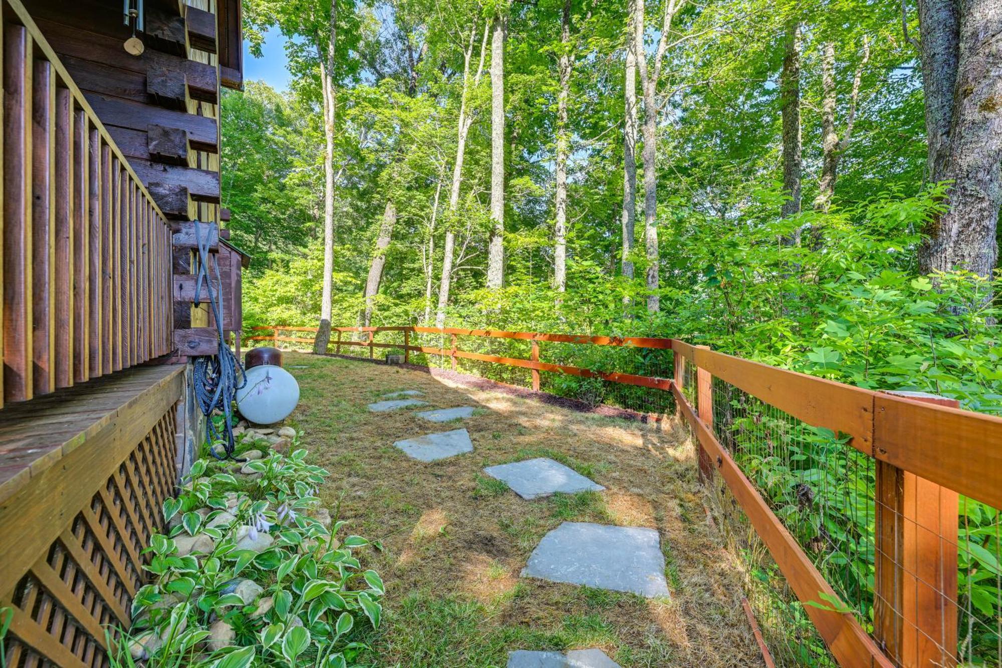 Holiday home Pet-friendly Bryson With Fire Pit And Deck! Bryson City