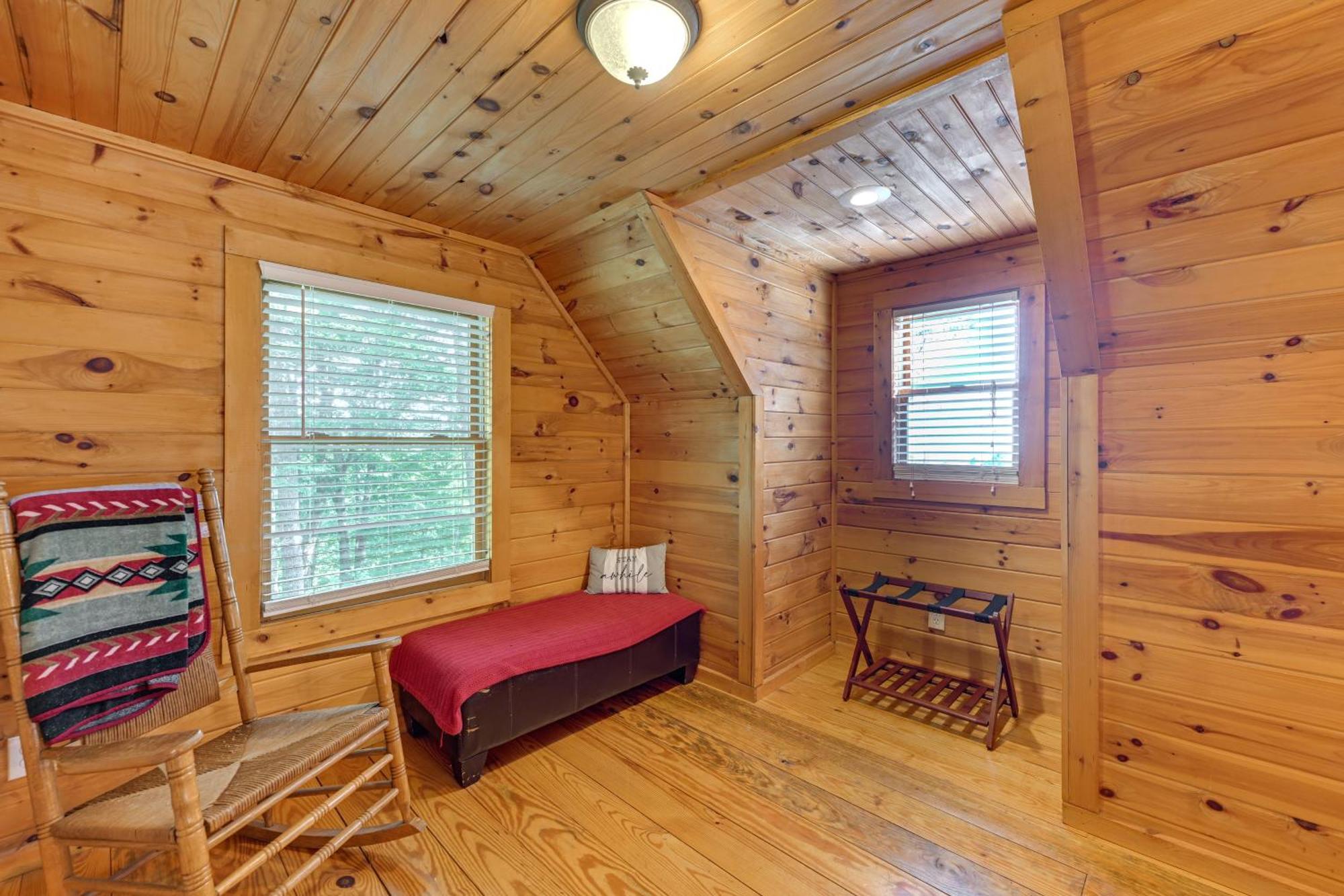 Pet-friendly Bryson With Fire Pit And Deck! Holiday home *