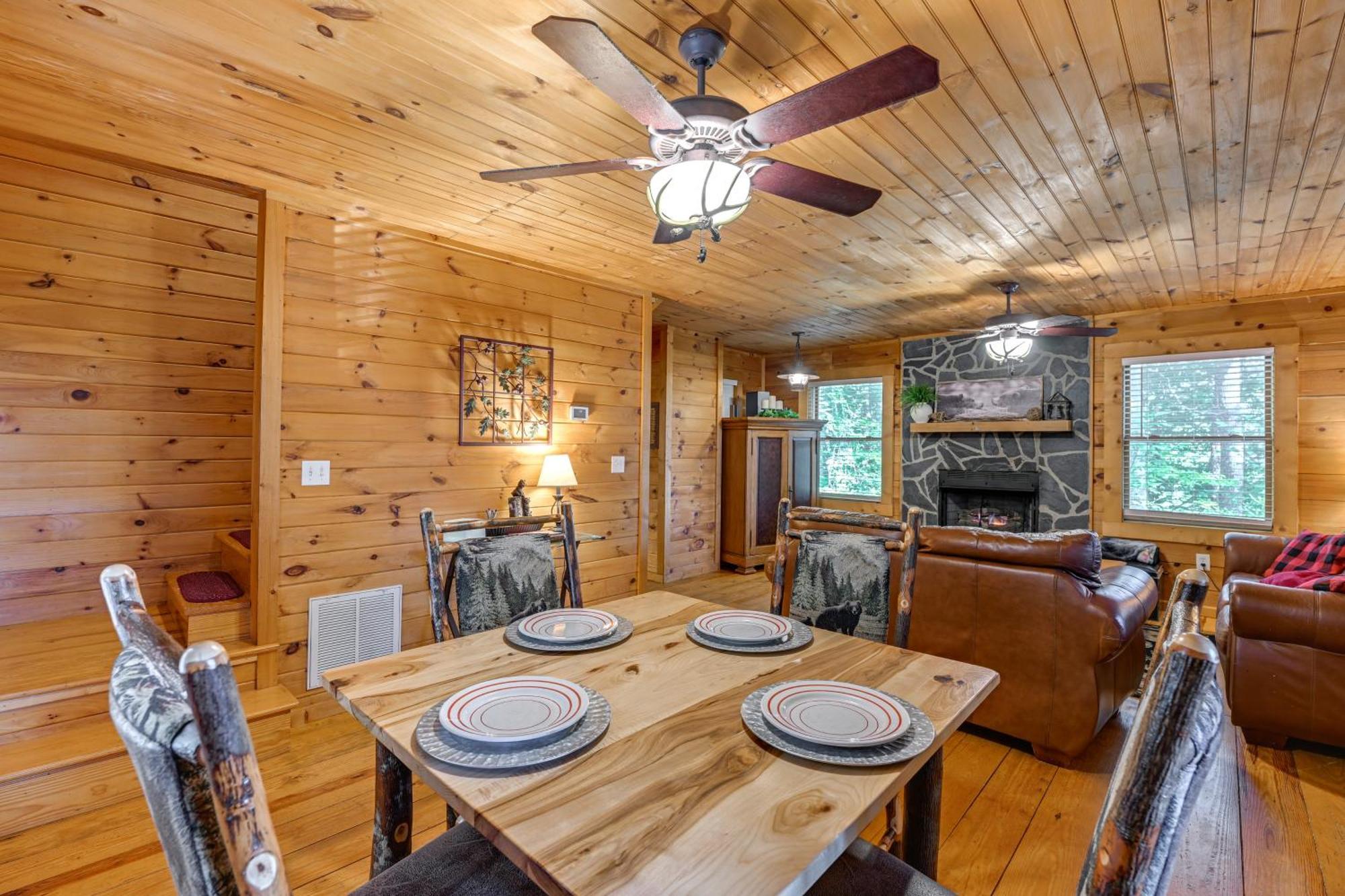 Pet-friendly Bryson With Fire Pit And Deck! Bryson City