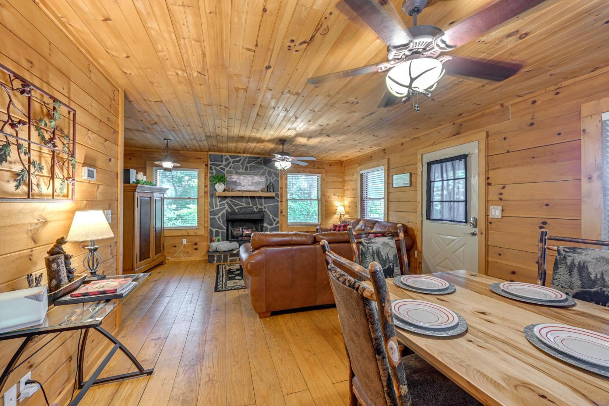 Holiday home Pet-friendly Bryson With Fire Pit And Deck! *
